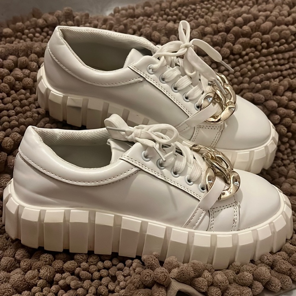 casual white shoes